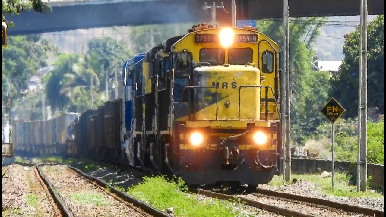 MRS - C30-7 #3759-4 e #3757-8 + C36-7 #3861-2 + AC44i Rumo #784 Carga Geral (KER) em Barra Mansa RJ.