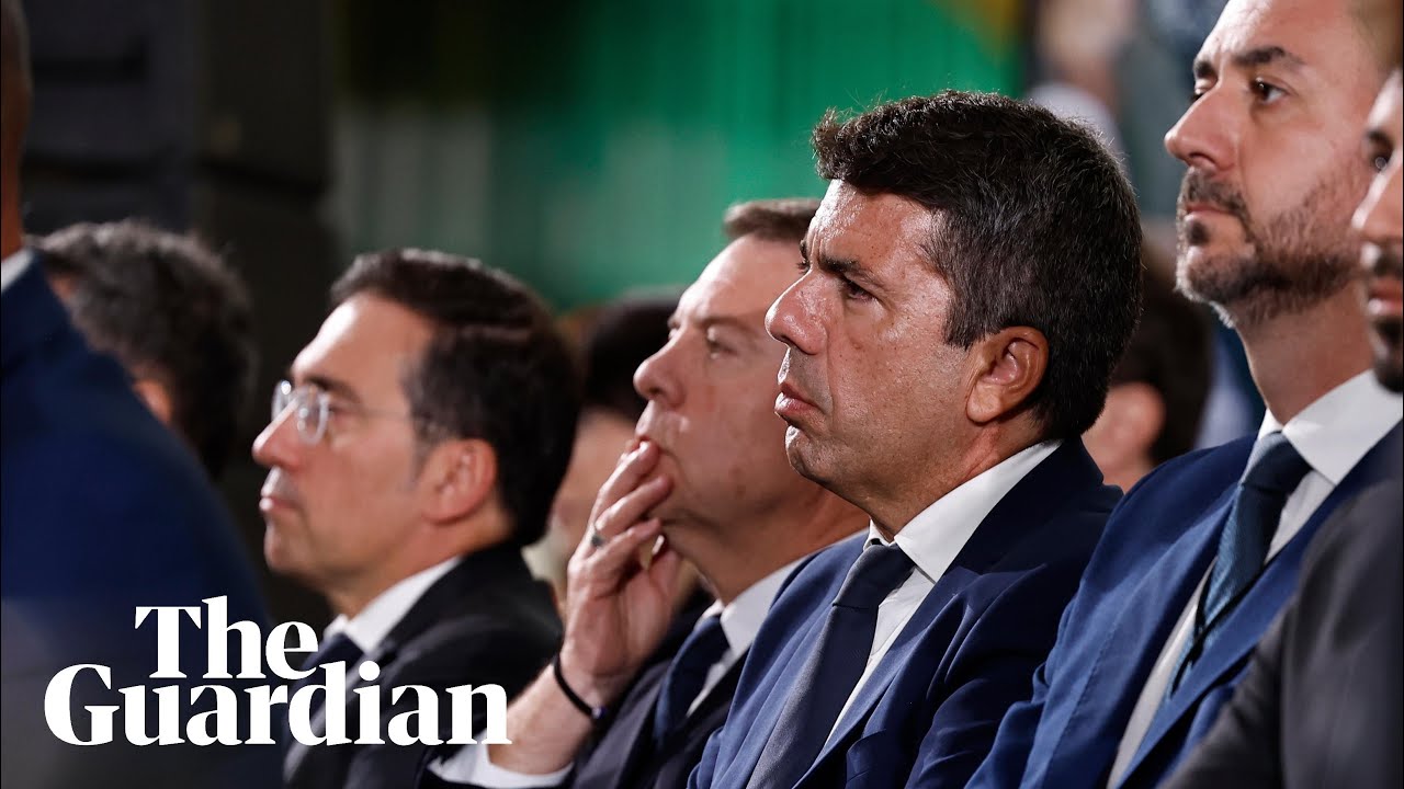 Valencia's Carlos Maz&oacute;n heckled at flood victims state funeral