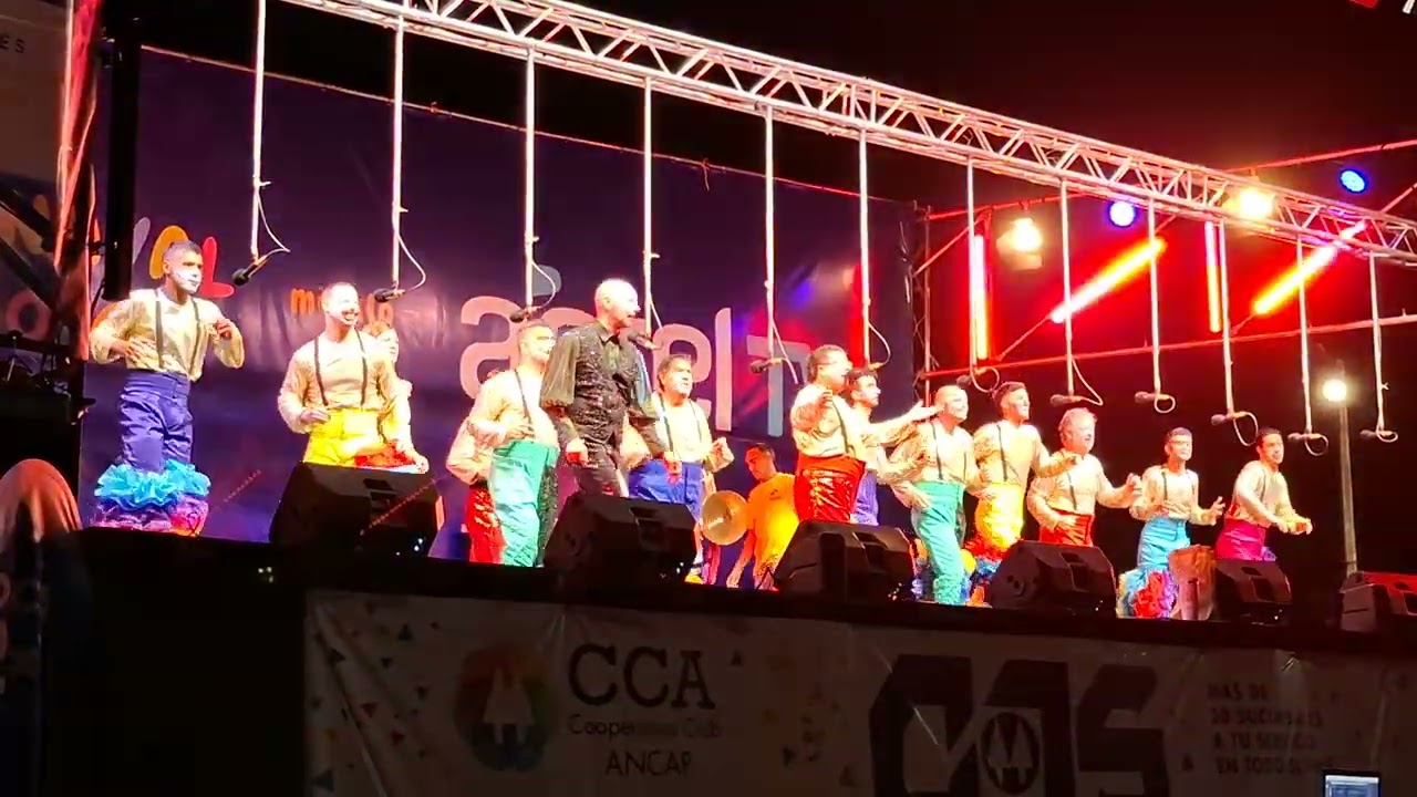Murga Patos Cabreros en el Tablado Velodromo, sábado 7 de febrero 2026 con bañadera al final