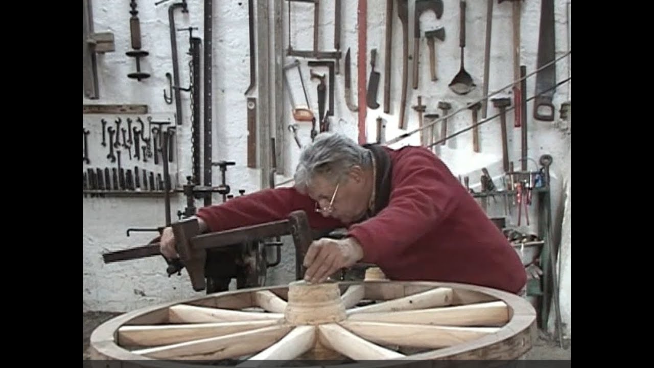 Charronnage: la roue en bois