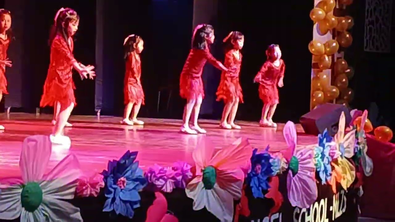 Anuual function girls dance 