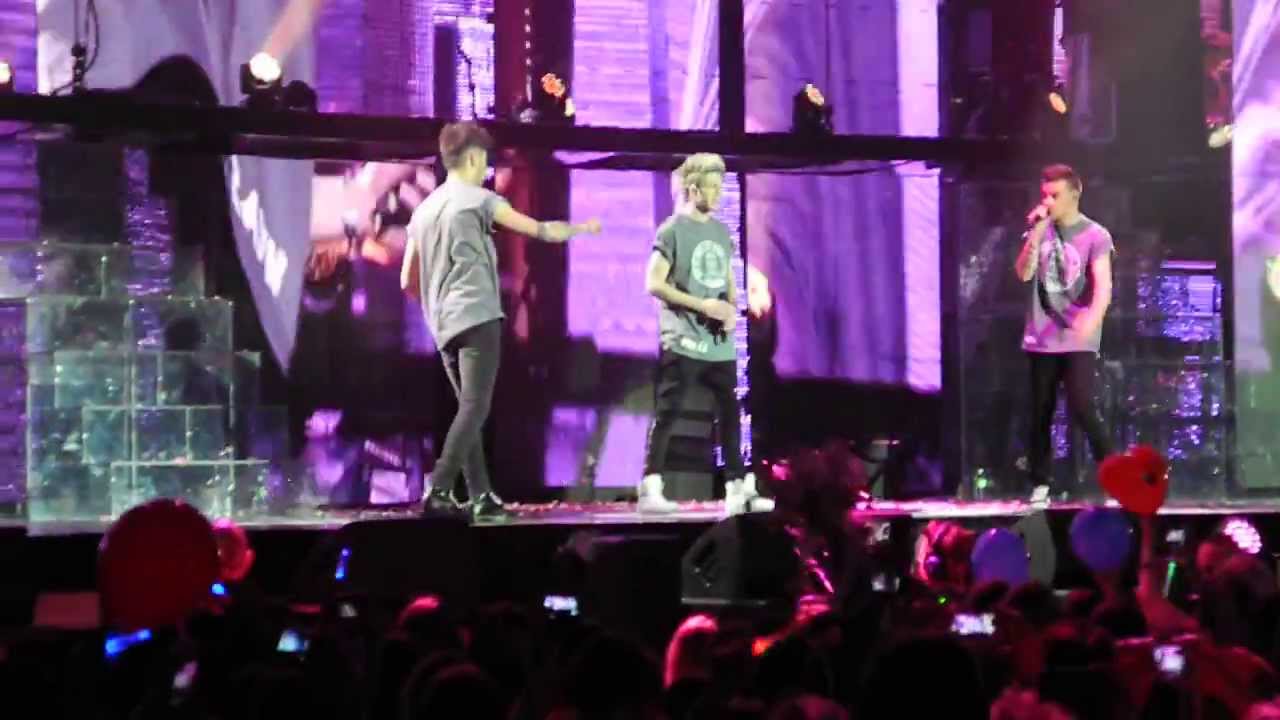 One Direction - 'Live While We're Young' in Hamburg 05/12/13