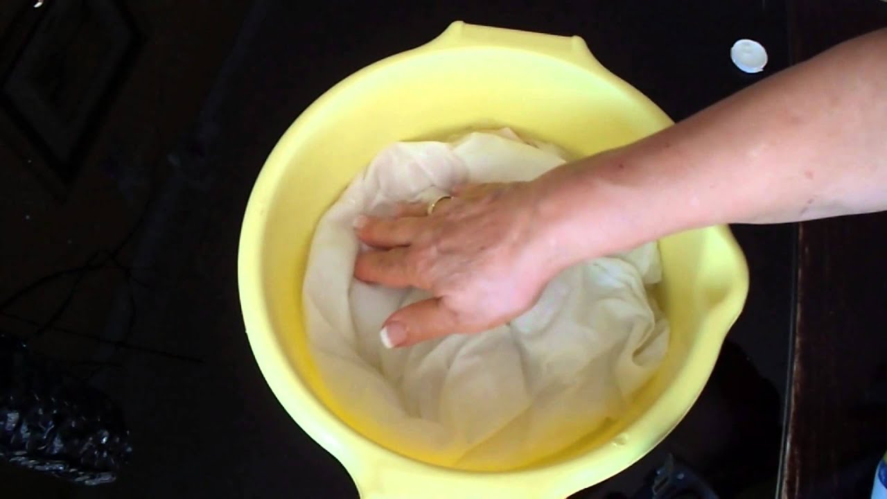 QUÉ HACER CUANDO UNA PRENDA BLANCA SE NOS HA TEÑIDO - Trucos | Tips | Consejos