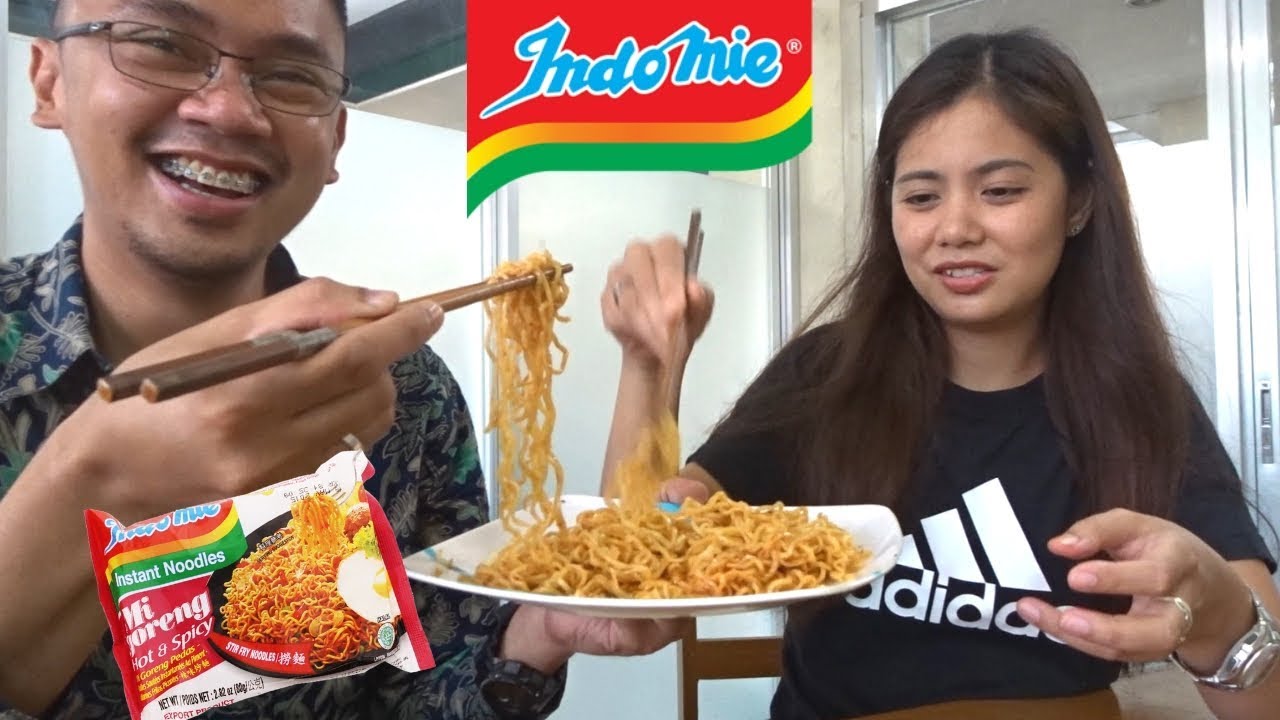 FILIPINOS Try INDOMIE MI GORENG For The First Time!!