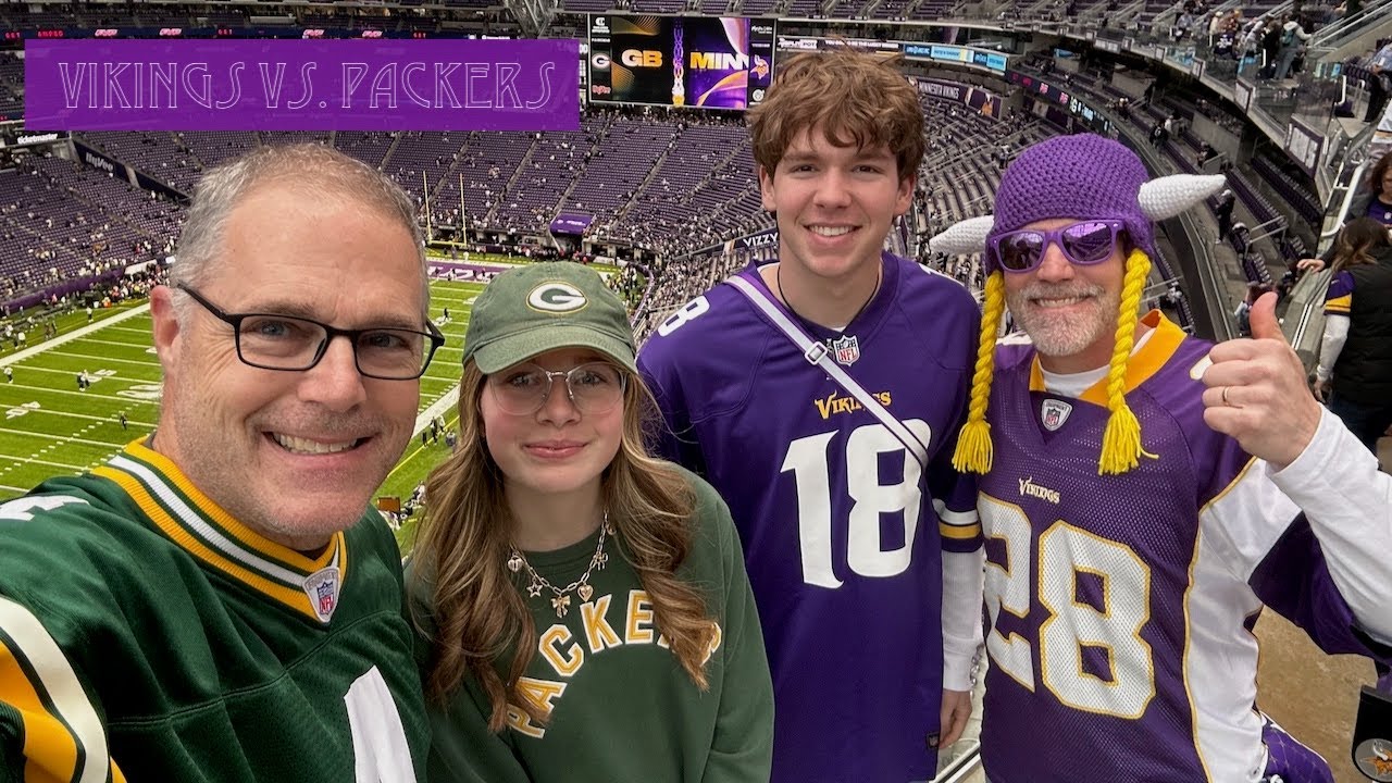 Packers vs Vikings at US Bank Stadium