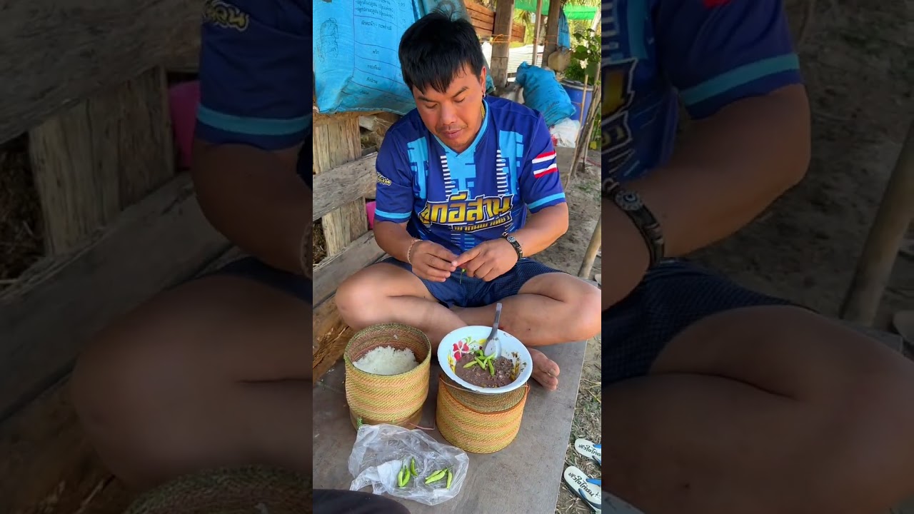 หม่ำหมูแซ่บๆนำกันครับ