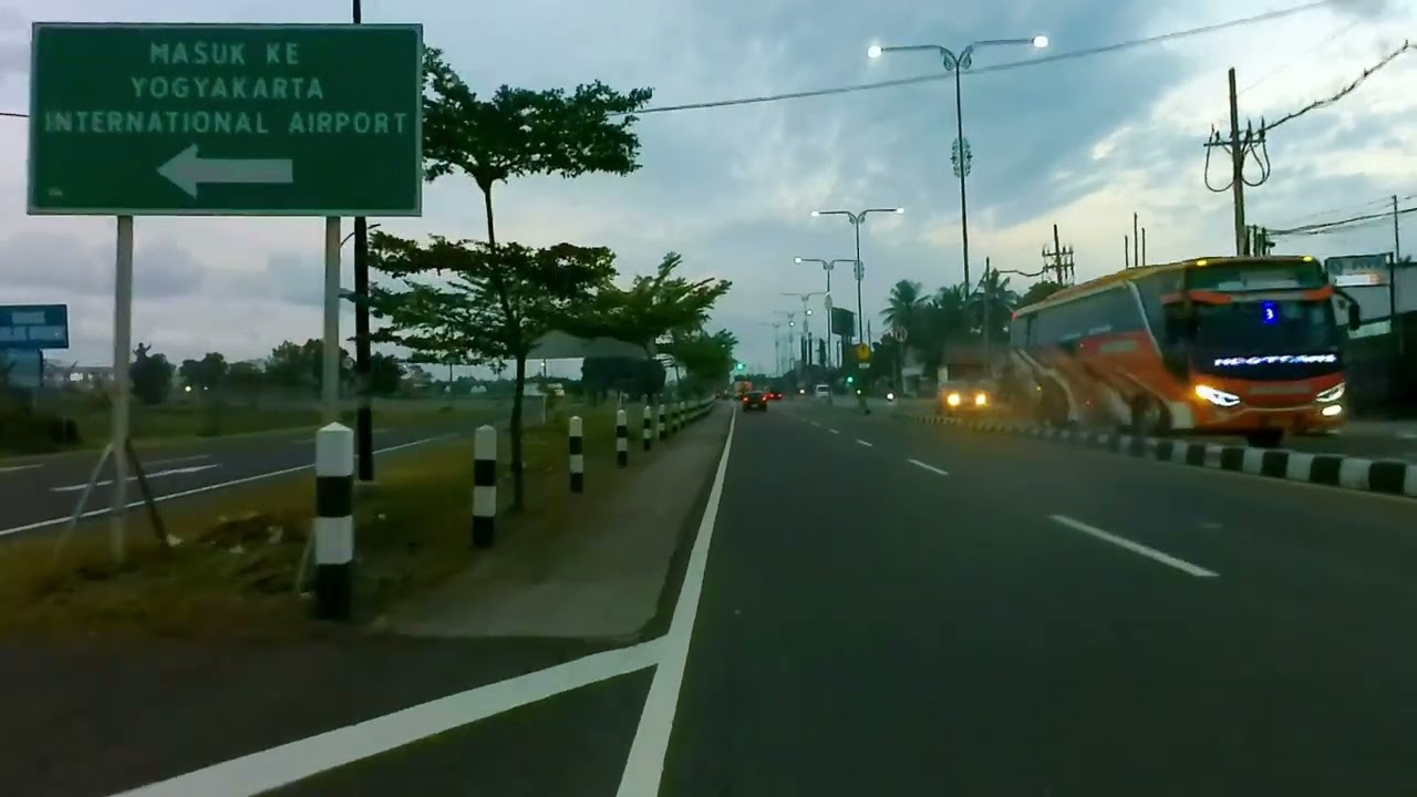 🌥️ SORE MENDUNG WATES – PURWOREJO | Lewat YIA & Perbatasan DIY–Jateng 🛣️✨