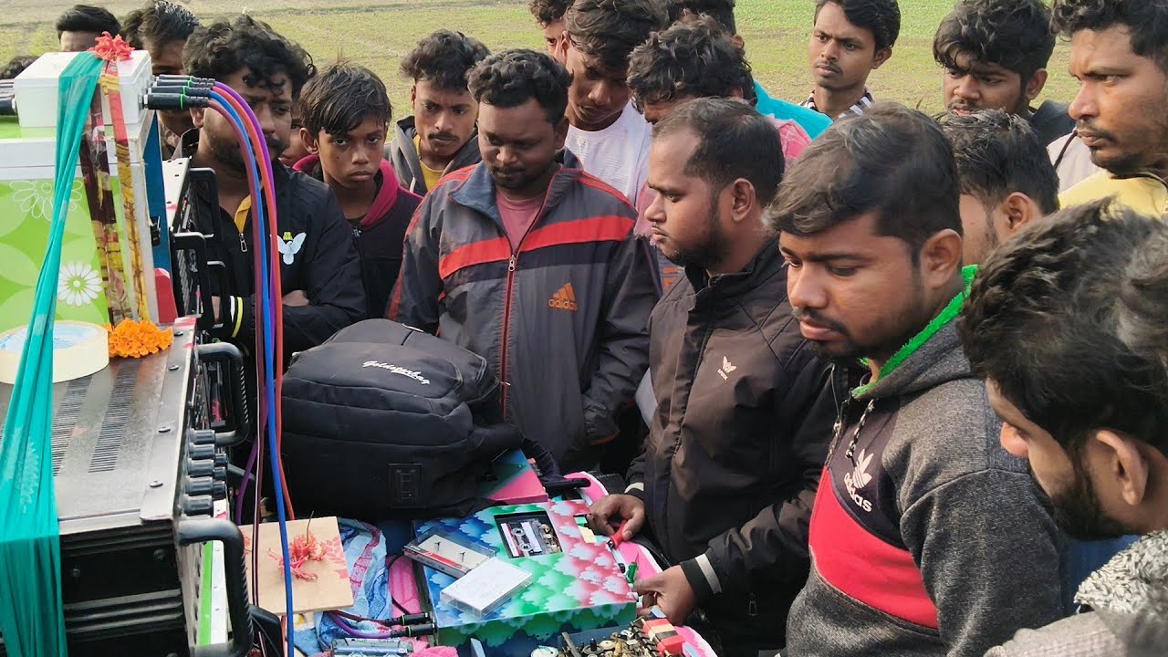 😎আজ এখন মা কূষ্ণ কালী সাউন্ড 15 ইঞ্চি 16 2টো 4k দিয়ে সেটিং করছে ডেক মিস্ত্রি লক্ষন‌ দা কাছে 😎 