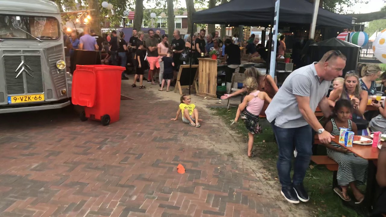 Feestweek ‘s-Gravendeel Food trucks rond om de Kerk op de Heul