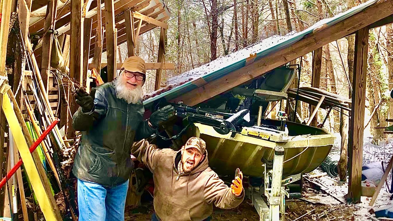 Tennessee ice storm! Trying to save the boat!