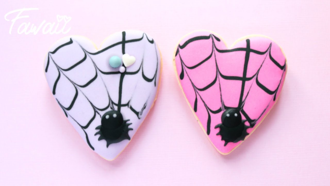 CUTE SPIDER COOKIES | How to DECORATE cookies with ROYAL ICING | Fawaii 💜