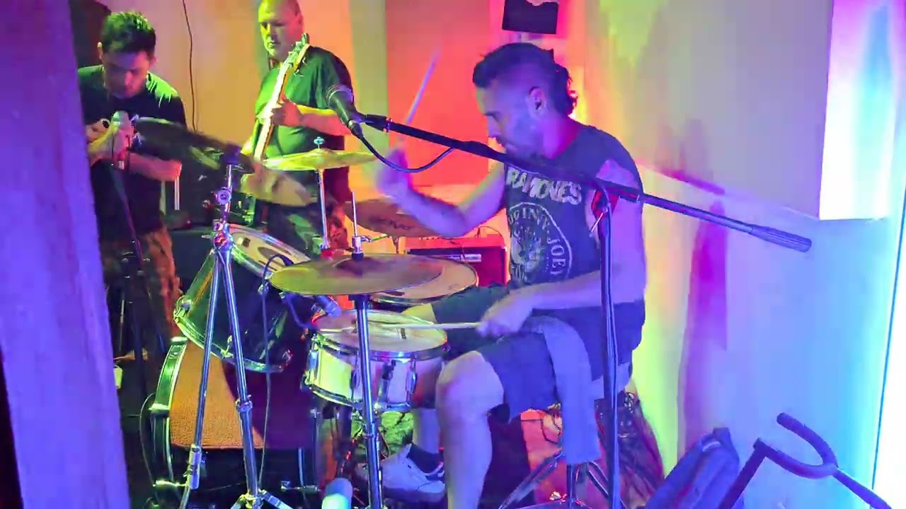 N.N La Plata. - Cerdos Aduladores. - Drum Cam