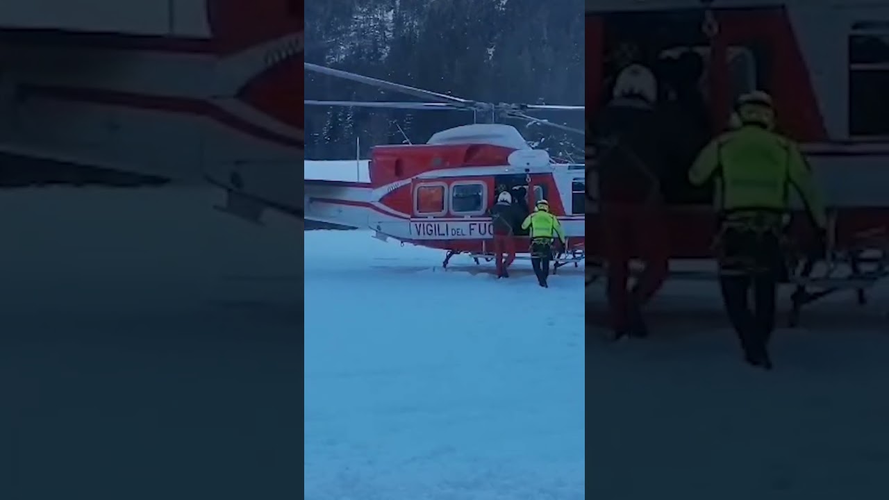 Cable car crashes at Italian ski resort, injures 4 and leaves 100 stranded high above Alps #shorts