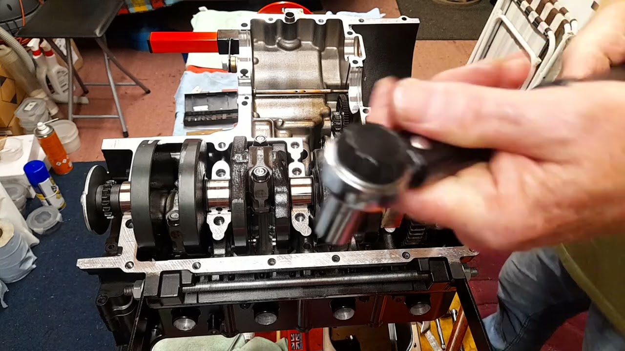 Kawasaki ZRX Block and ZZR 1200 pistons refitted along with Base gasket included this time..