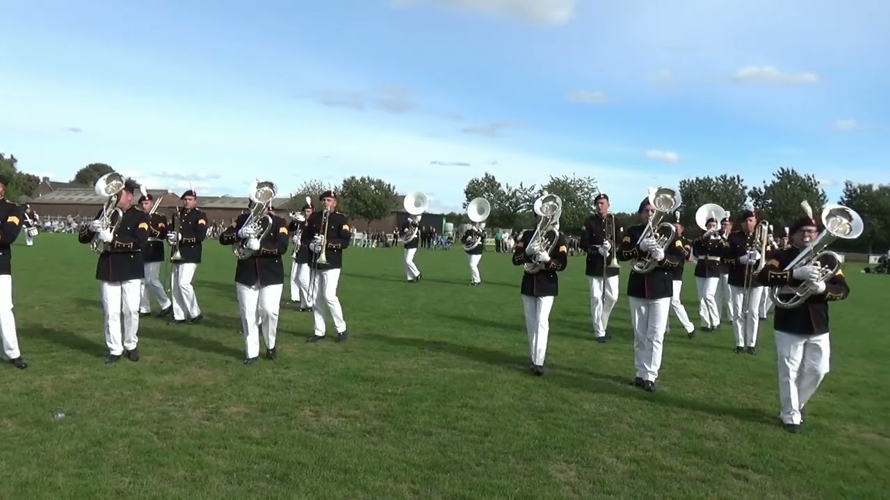 Taptoe Harmonie en Tamboers Sint Rosa Sibbe-Ijzeren: K&G Leiden show 2