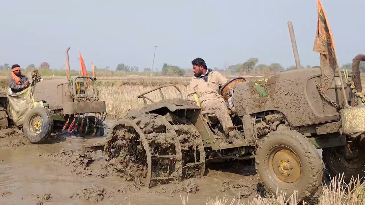 John Deere 39 Stuck in Mud 😱 | Helping John Deere 39 Tractor | Village Rescue