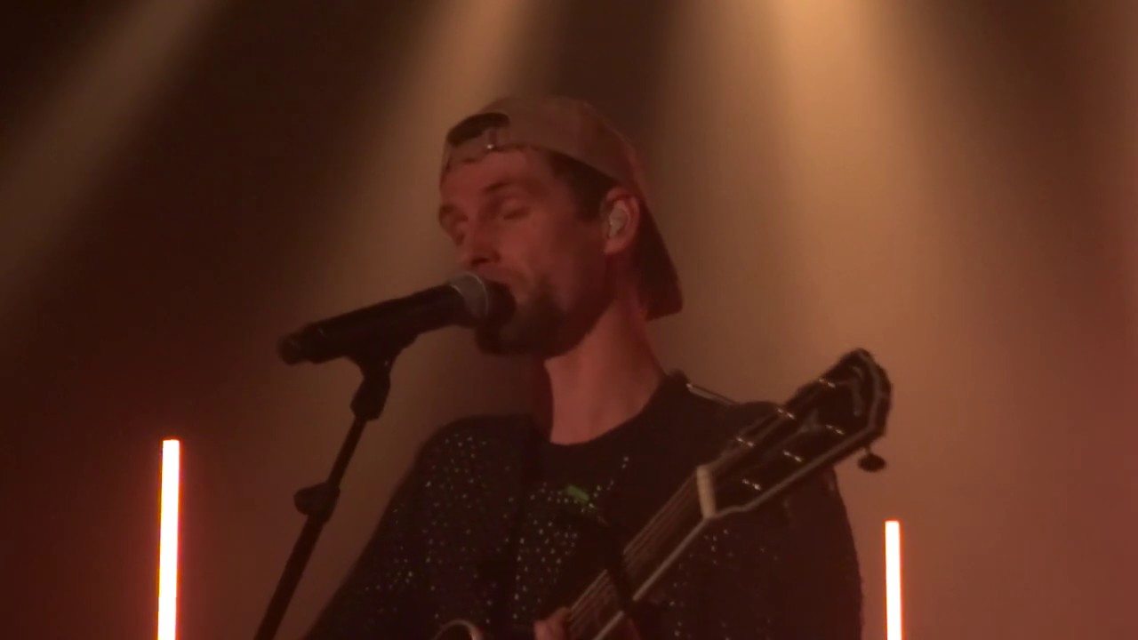 Walking On Cars - Nothing's Impossible, live in Paris 03/05/19