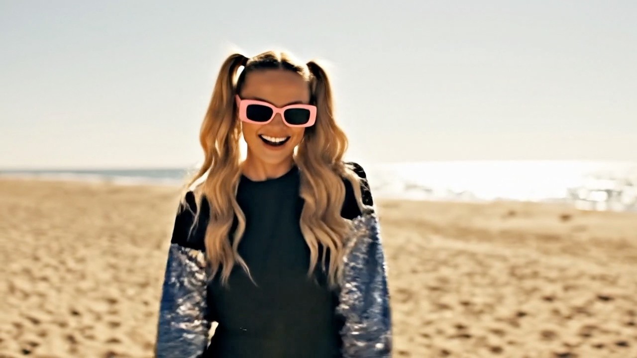 Brittany Bates - You Make Me Smile (Official Video)
