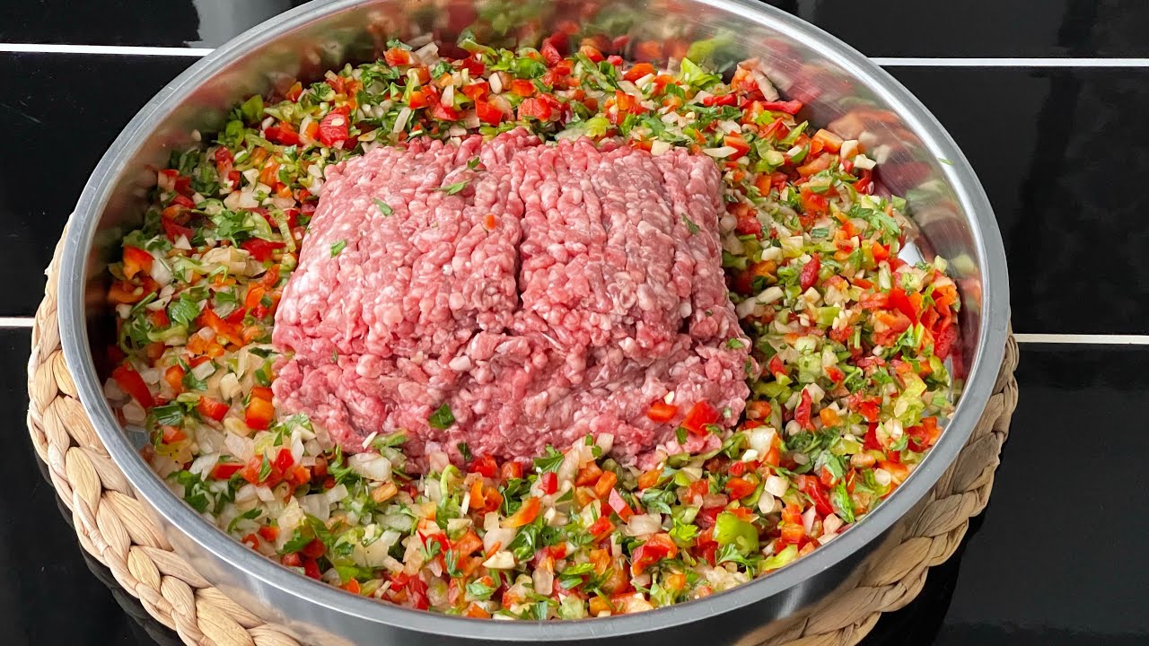 BÖYLESİNE GÜZEL BİR TEPSİ KEBABI YEMEDİM😍HATAY USULÜ SİNİ KEBABI TARİFİ👌