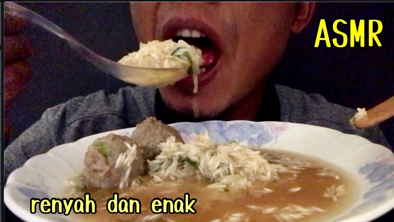 MAKAN BERAS DENGAN KUAH BASO //ASMR RAW RICE EATING SOUND //EAT RICE WITH MEATBALL SAUCE