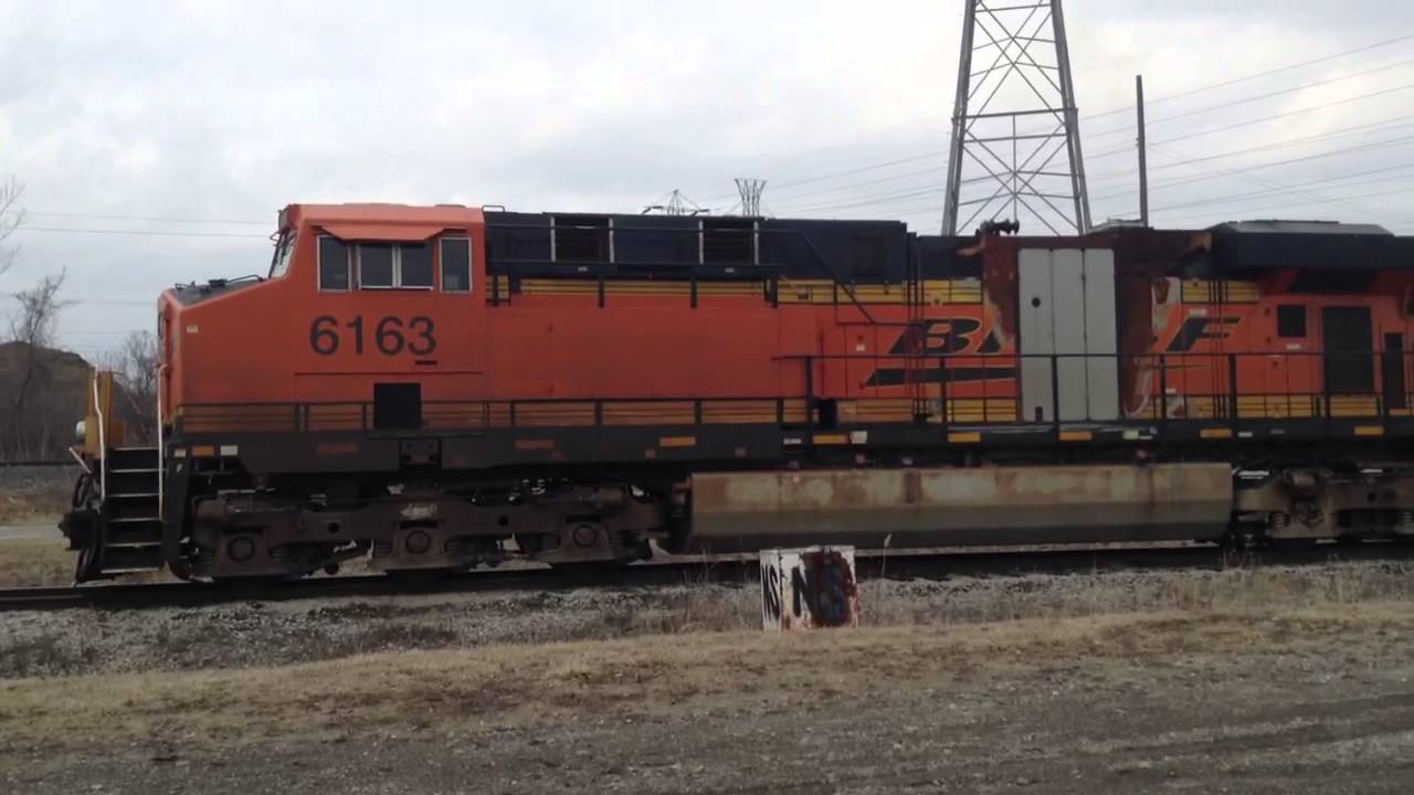 BNSF ES44AC Engine Startup