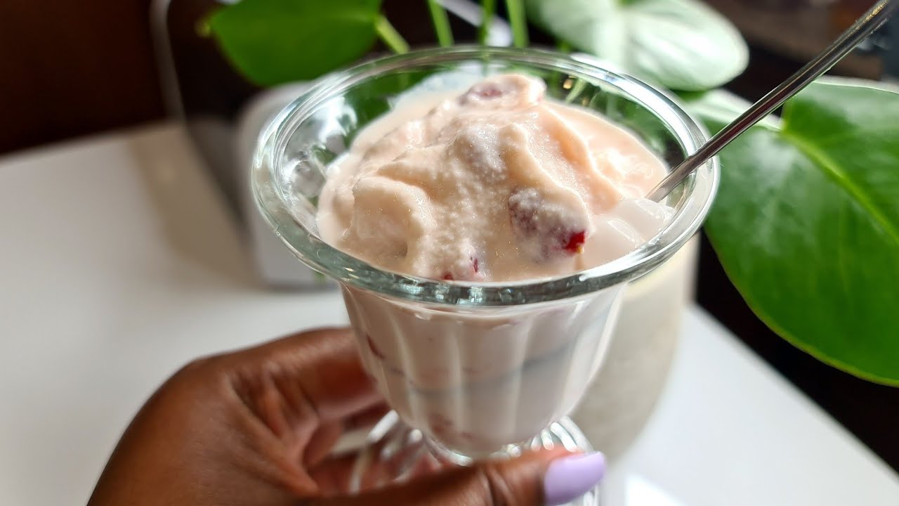 Homemade Creamy Sugar-free Strawberry Frozen Yoghurt yuuum🤩😍