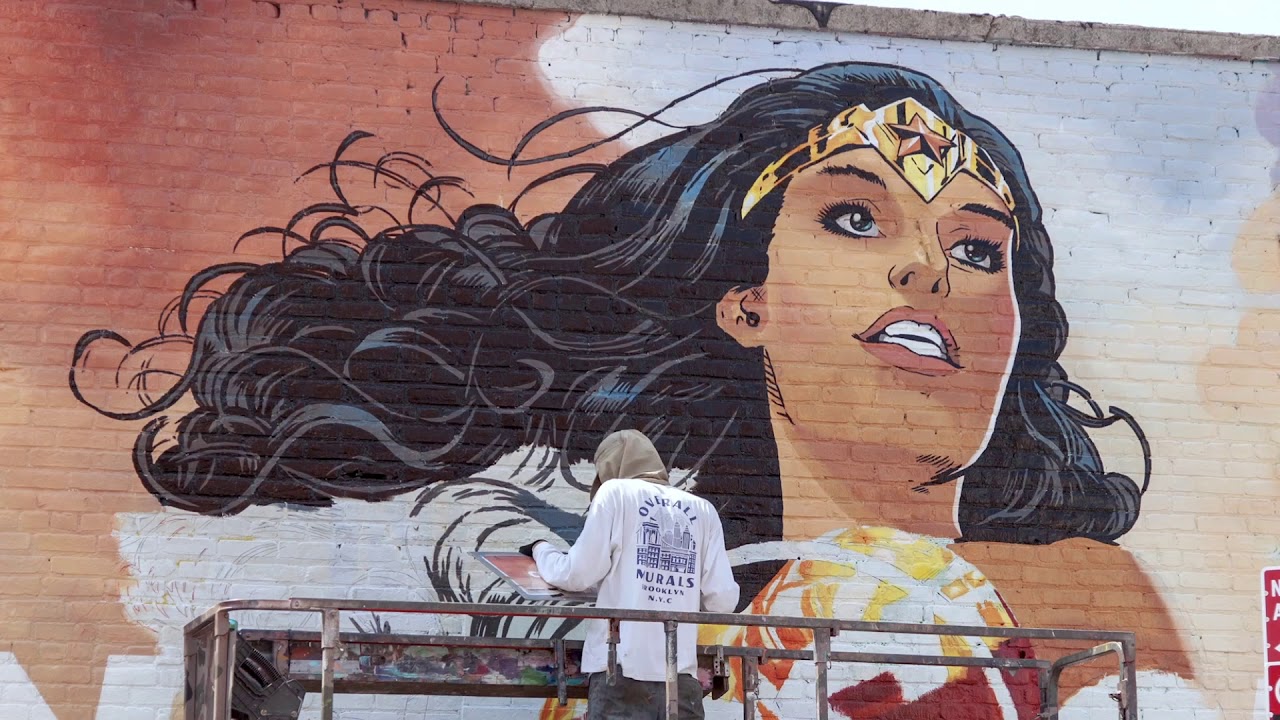 Wonder Woman Helps Brighten Up The Neighborhood