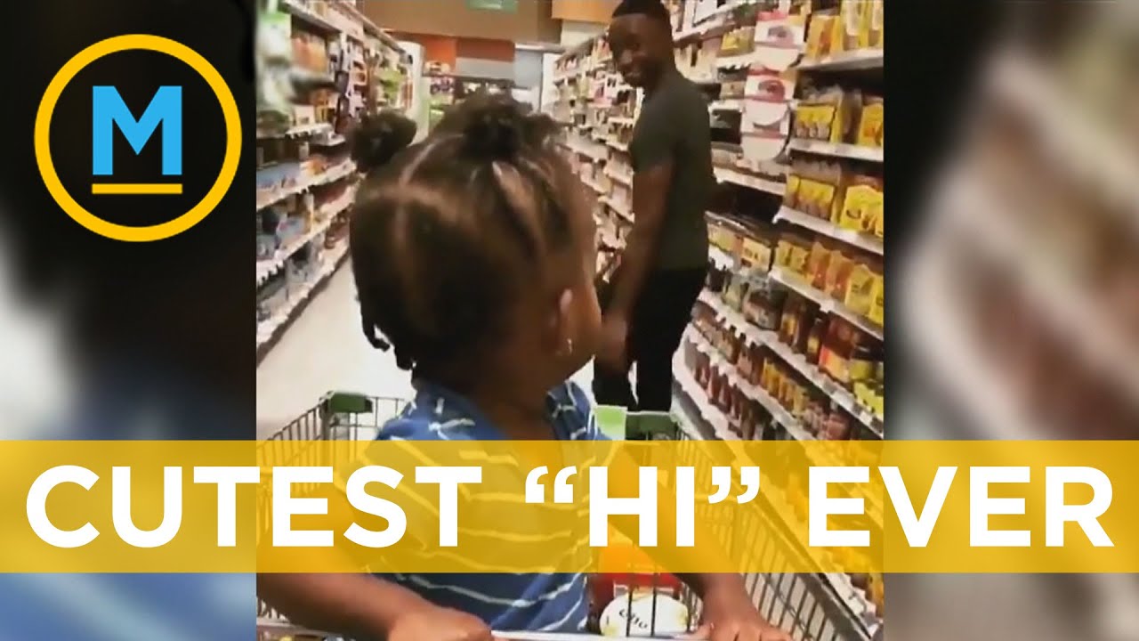 Baby stops her complaining to say hello to a stranger | Your Morning