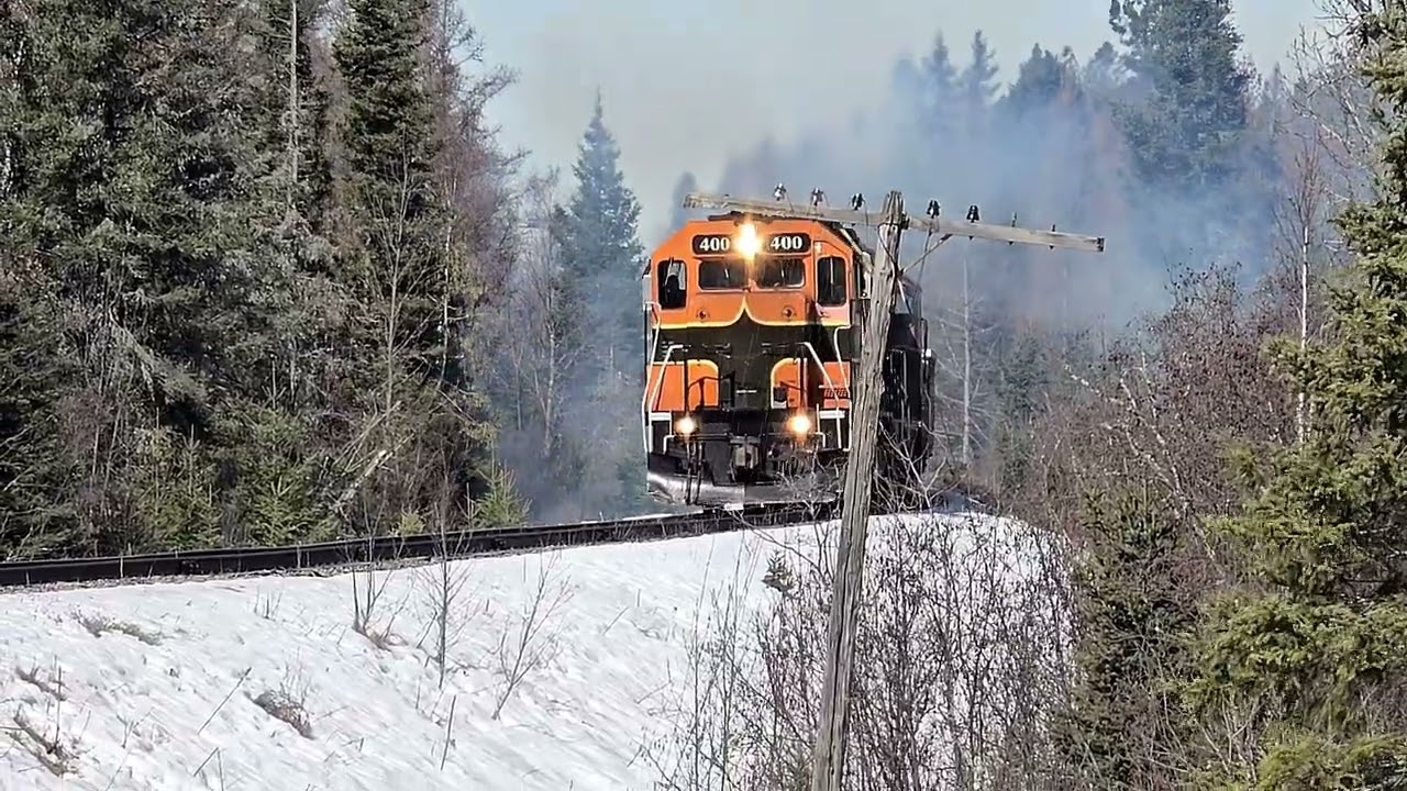 Smoke Showing.. I Love This Railroad Crossing Up The Sagola Grade! #trains #trainhorn #smokeshow