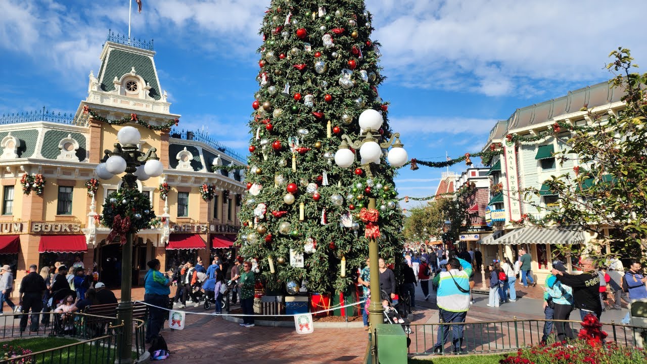 🔴 Disneyland LIVE ✨Holiday Park Tour & Daytime Entertainment 12/2/2025