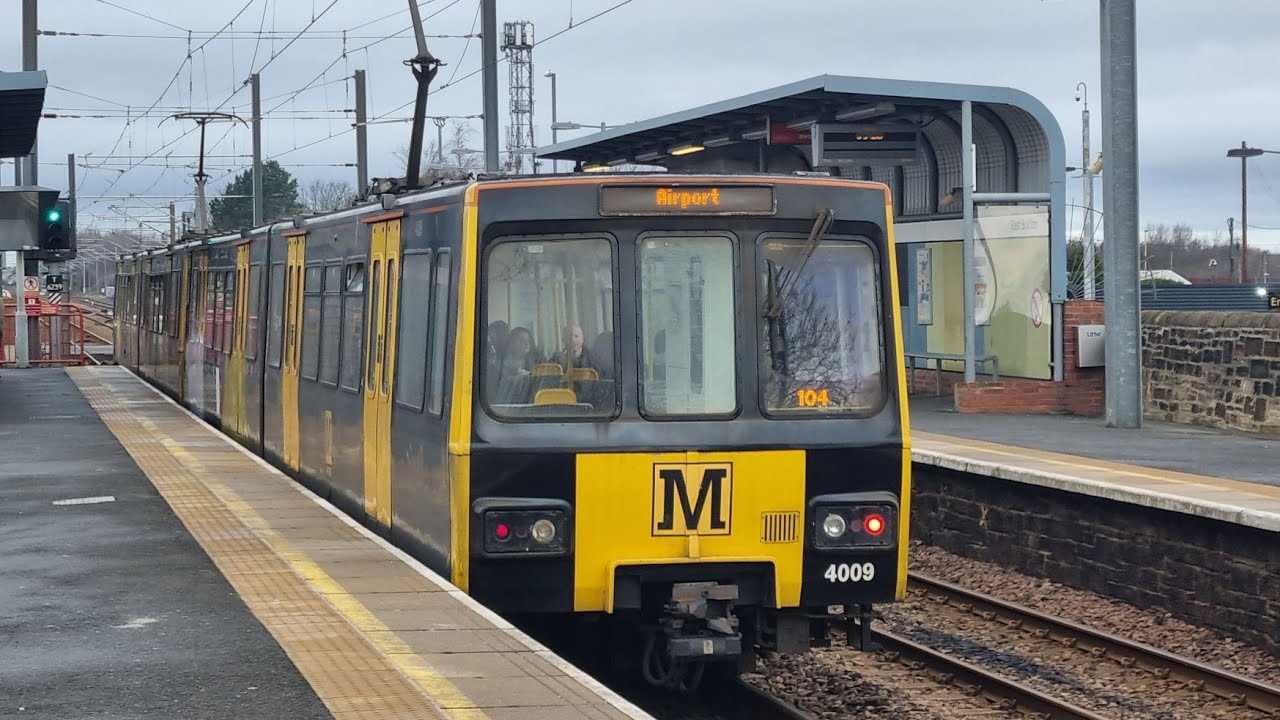 BACK IN SERVICE: Tyne and Wear Metro: Metrocar 4009 between East Boldon and Park Lane | Green Line