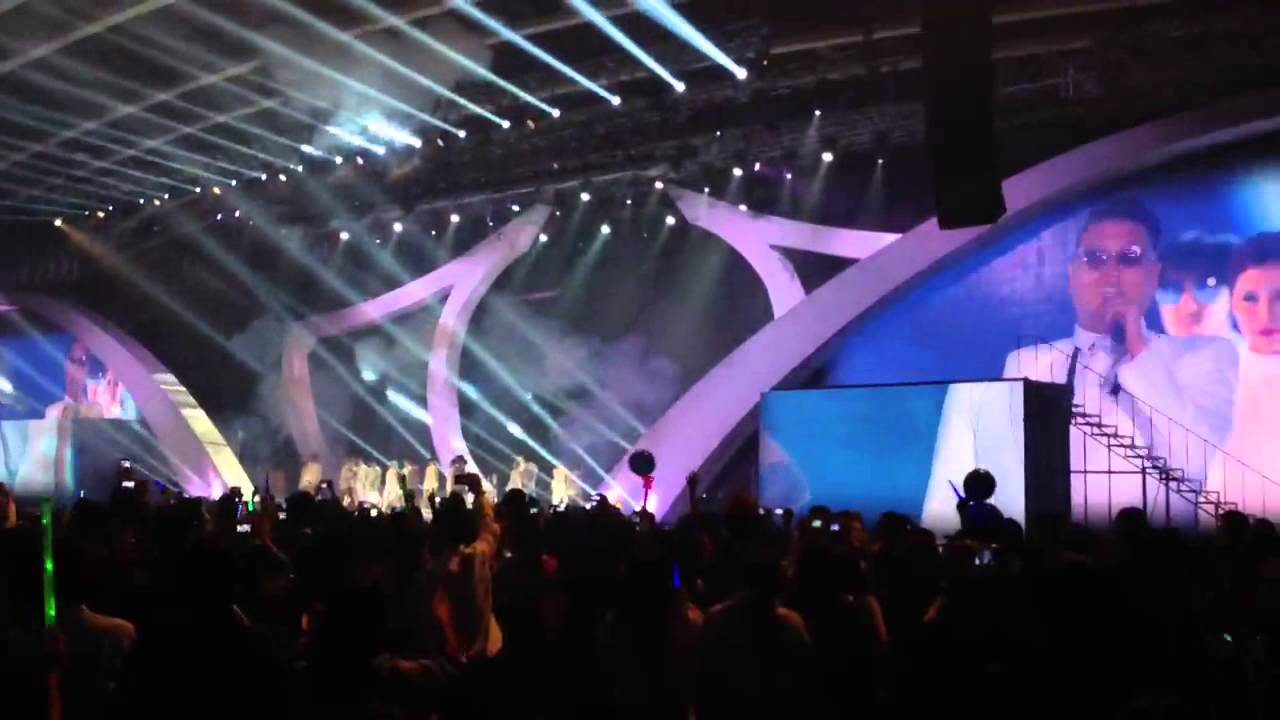 PSY's Hong Kong first ever live performance - MAMA 2012 Gan