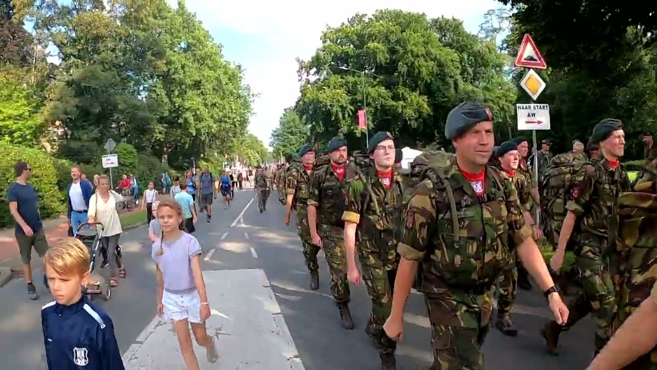 2023 09 airborne oosterbeek 76e wandeltocht