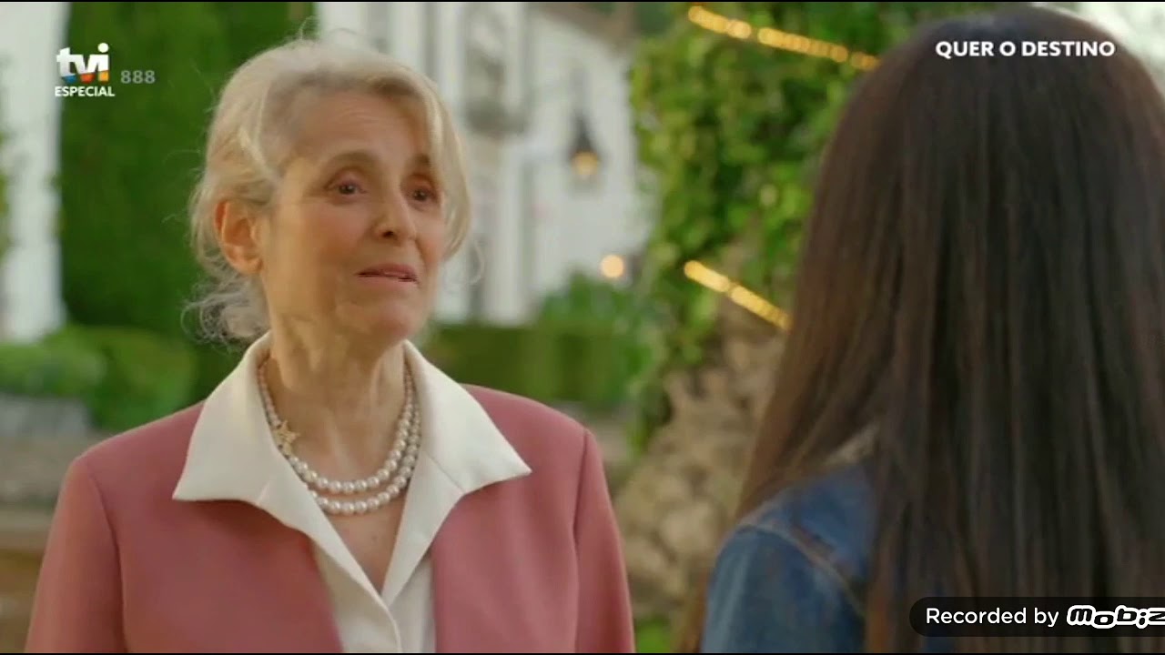 Quer o Destino - Vitória não vai desistir de viver com o Lucas e a Ana no Brasil