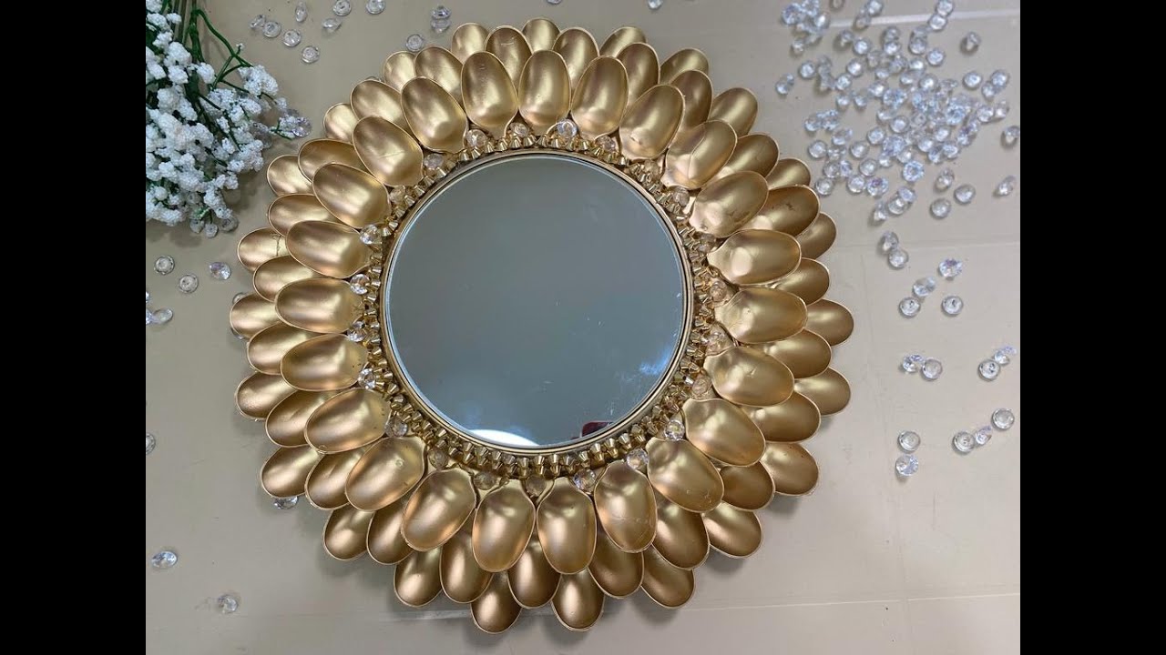 DIY  Como decorar un Espejo  con  cucharas  plásticas //How to make a Mirror with plastic spoons