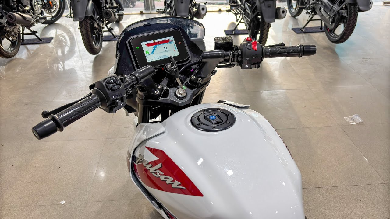 New Bajaj Pulsar 150 Single Seat Dual Disc White Colour Launch 🚀 Price & Features | New Pulsar 150