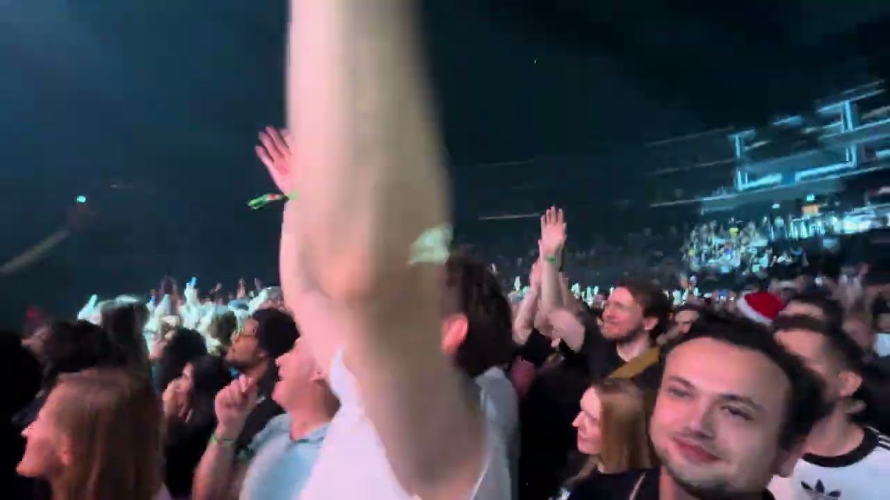 Franz Ferdinand - Take me Out (Live in Dubai), 13Dec25