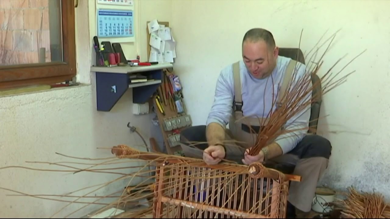 Stari zanati u Inđiji - Pletenje pruća