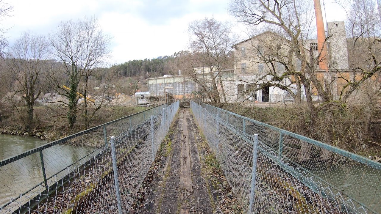 ★ Anschlussgleis Papierfabrik Zwingen († 2004)