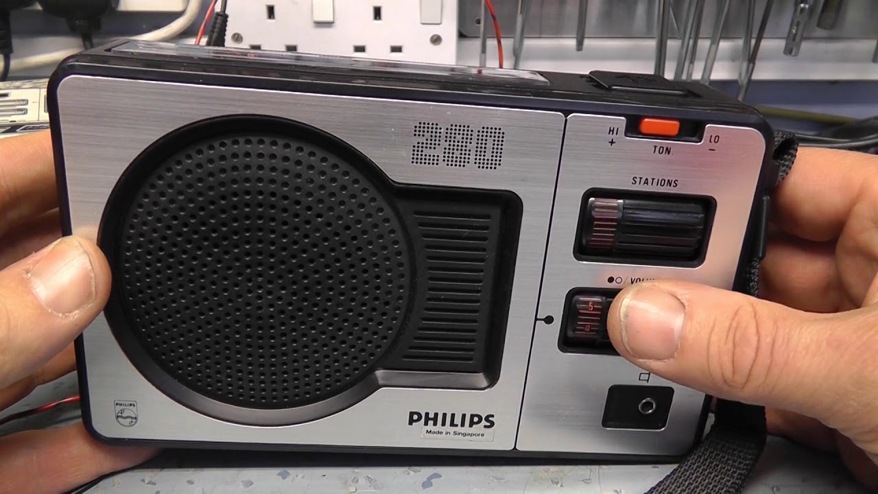 Covid Lockdown Relief #04 My first radio! Philips 90al280 1978