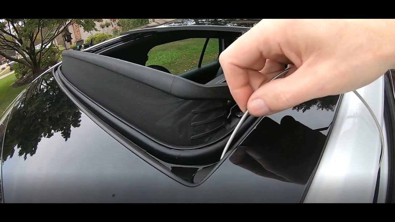2018 VW GTI SE Ep.275: Cleaning Your Sunroof Drains