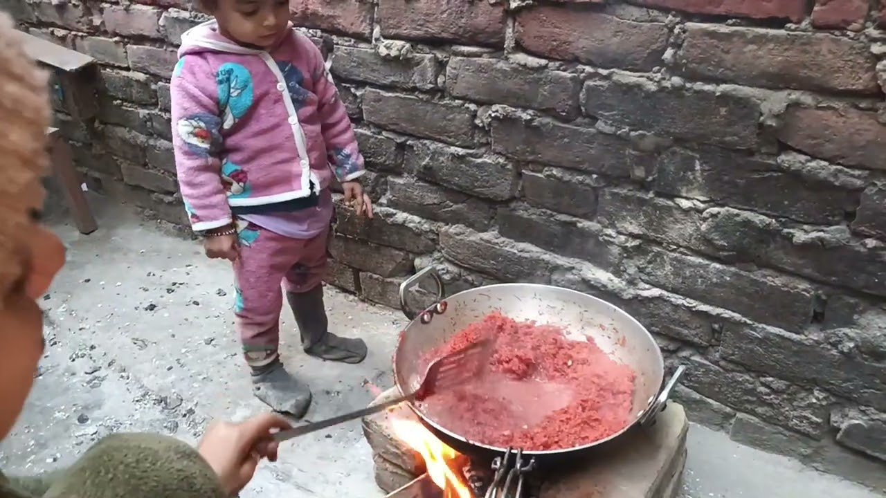 Desi andaj me gajar ka halva 🤤#cooking #food #viral #recipe @KittuVishwakarma14 