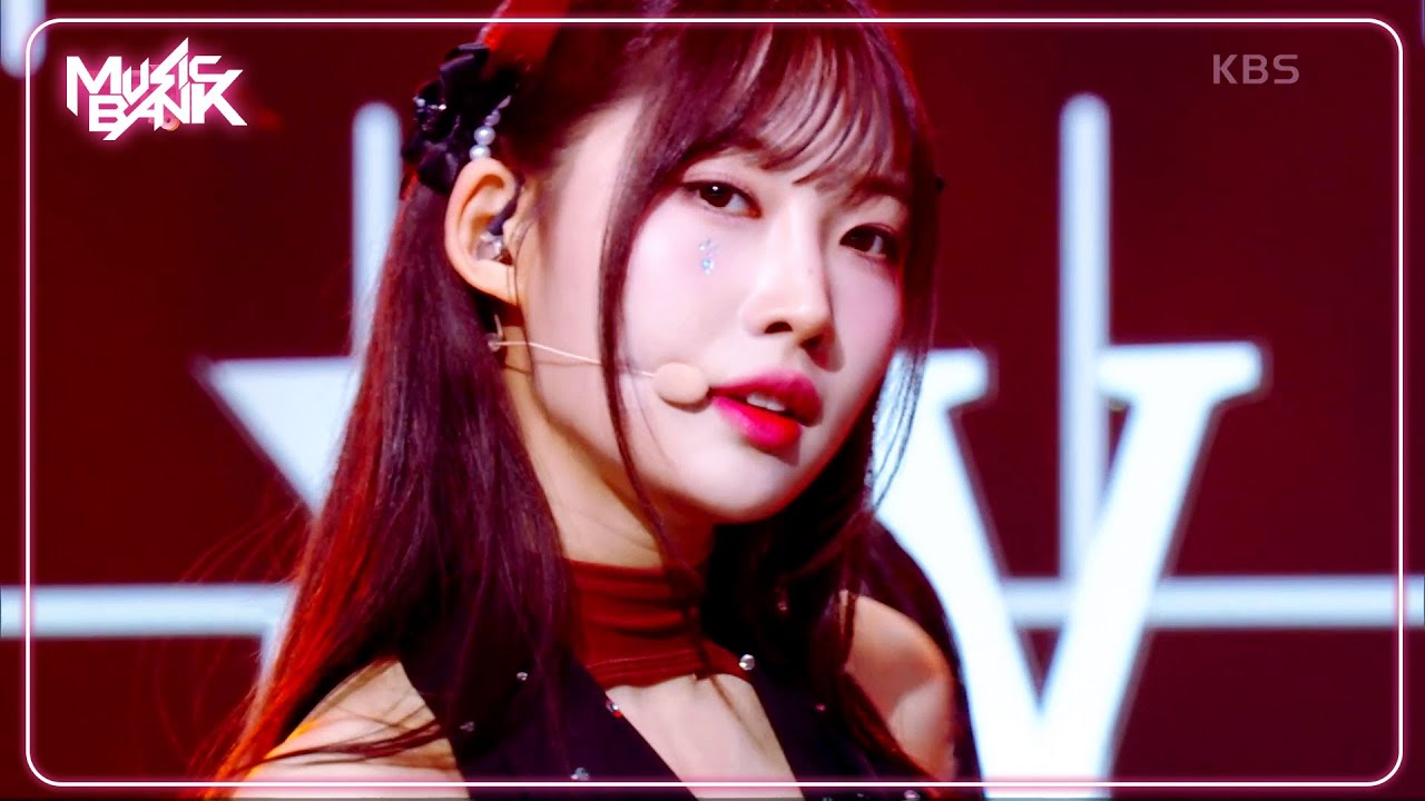 ZOMBIE - EVERGLOW エバーグロー 에버글로우 [Music Bank] | KBS WORLD TV 240614