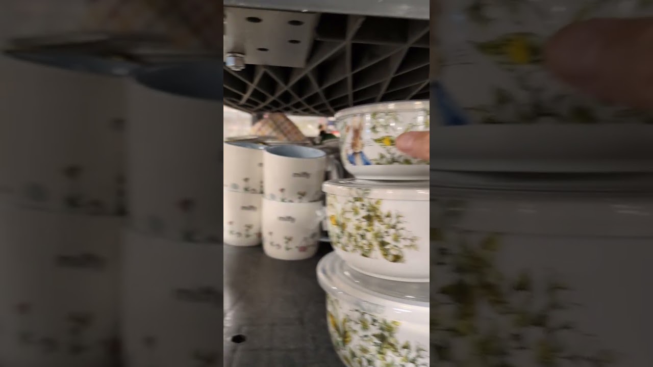 Mugs in Homegoods in Spring 2026