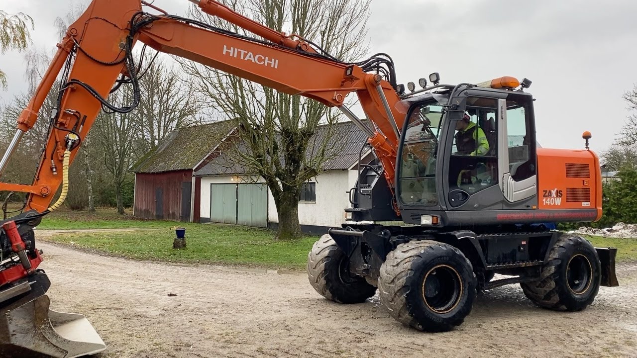 Köp Grävmaskin Hitachi Zx 140w-3 med tiltrotator & planerskopa på Klaravik