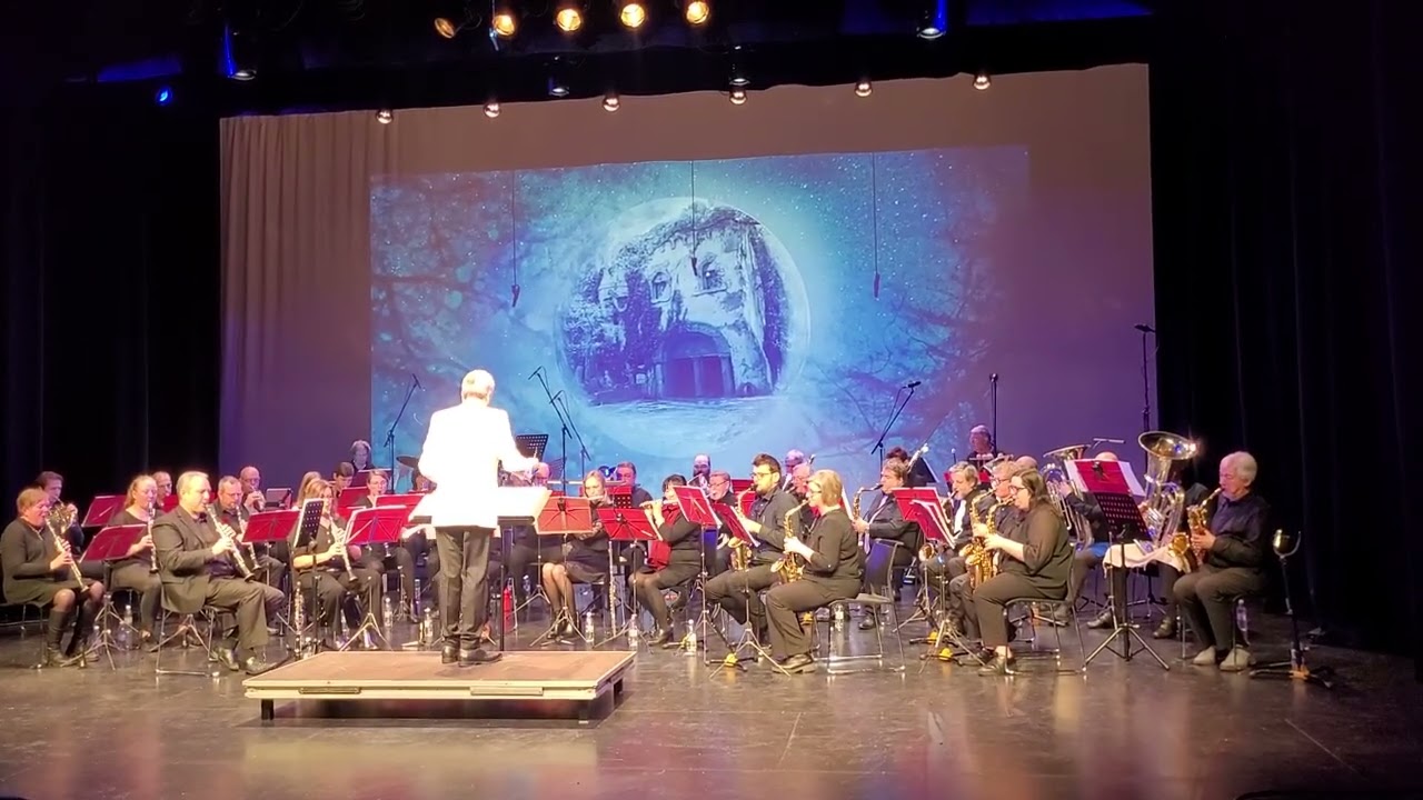 Efteling Highlights (Ruud Bos arr M van Gils) door Koninklijke Harmonie Sinte Cecilia Waasmunster