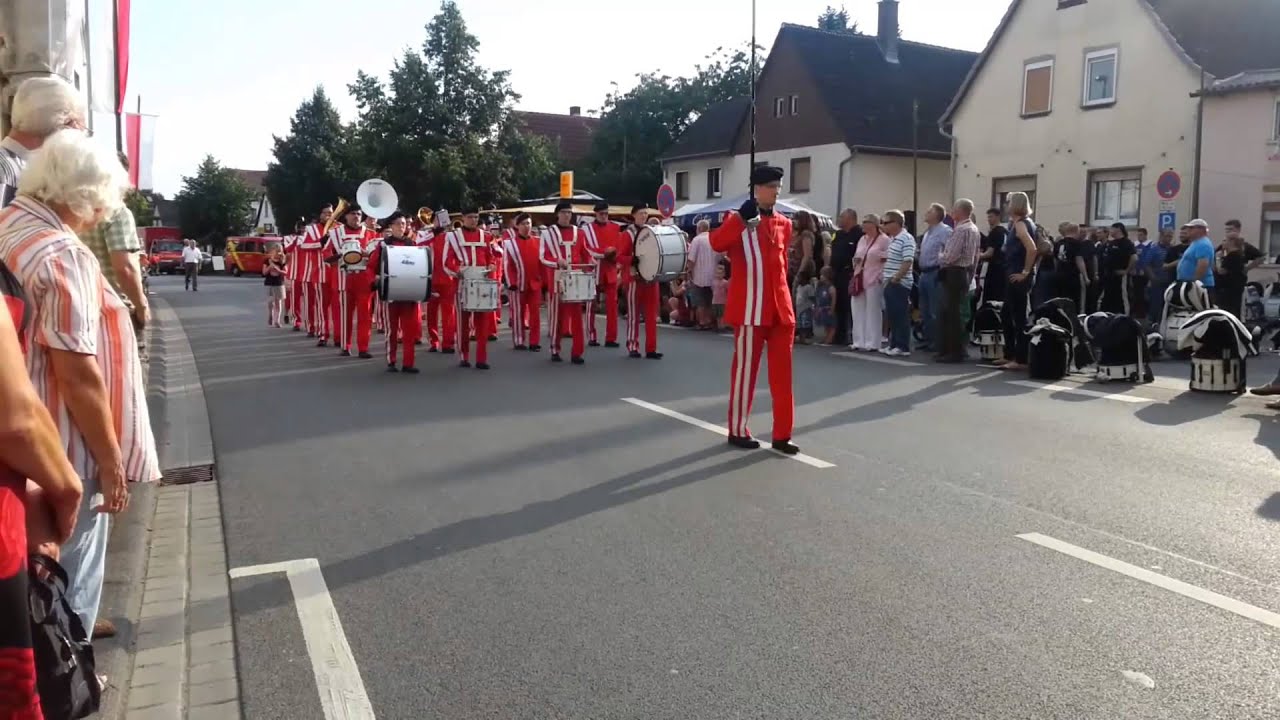 Brassband des KV Frohsinn Oberursel beim Laternenfest in Büdesheim 2014