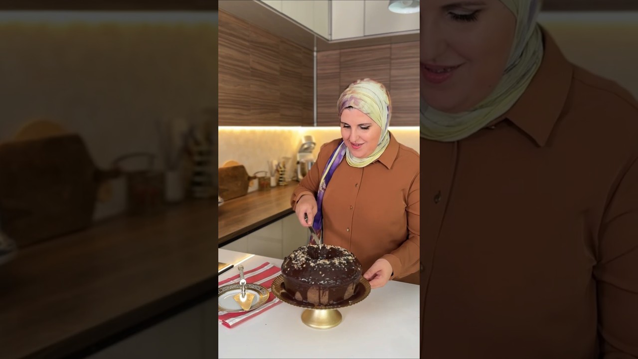 كيكة الشوكولا طالعة عائلية ناجحة وهشيشة مع صوص ياسلام