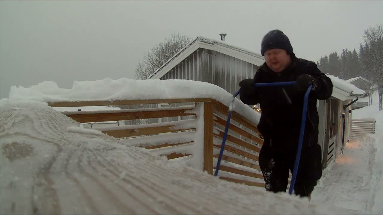 Day in the life in Northern Norway | Shoveling snow is crucial