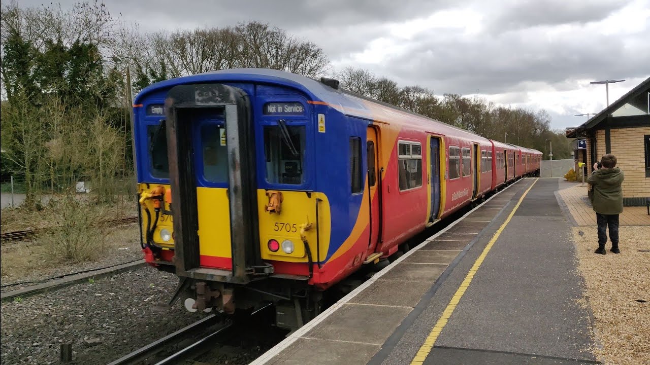 (4K) Class 455 passing Micheldever with a squeaky 2-tone - 5 April 2021